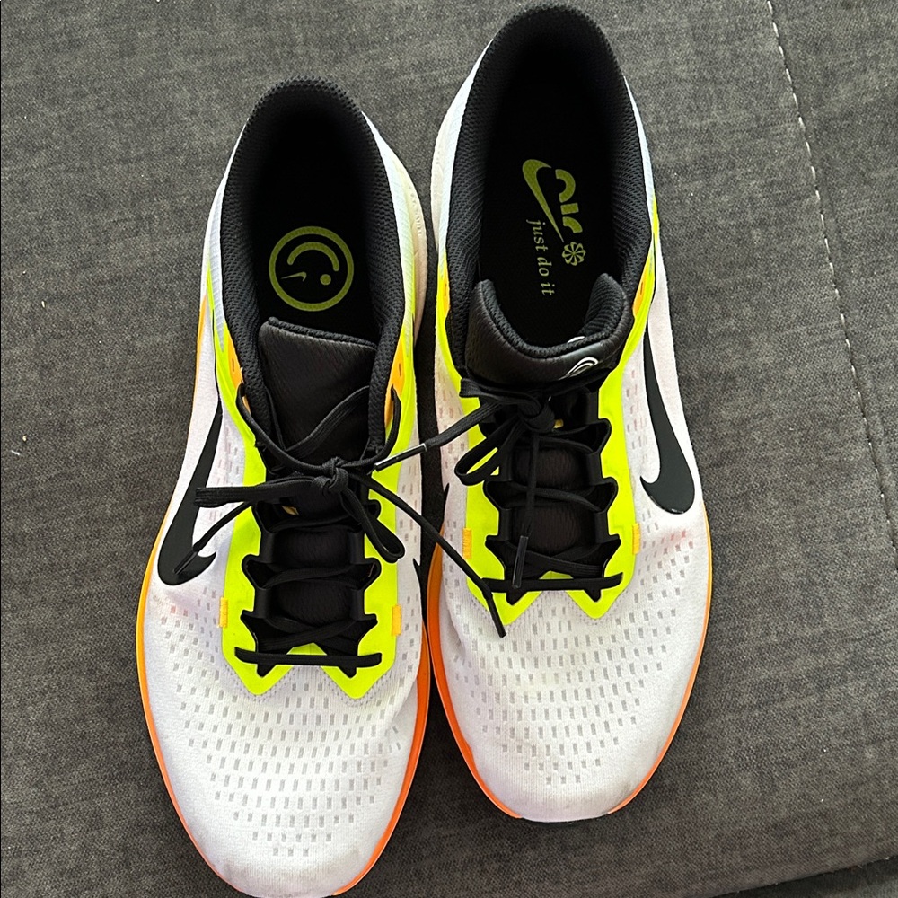 Nike Men's White and Neon Yellow Athletic Shoes - Picture 4 of 7